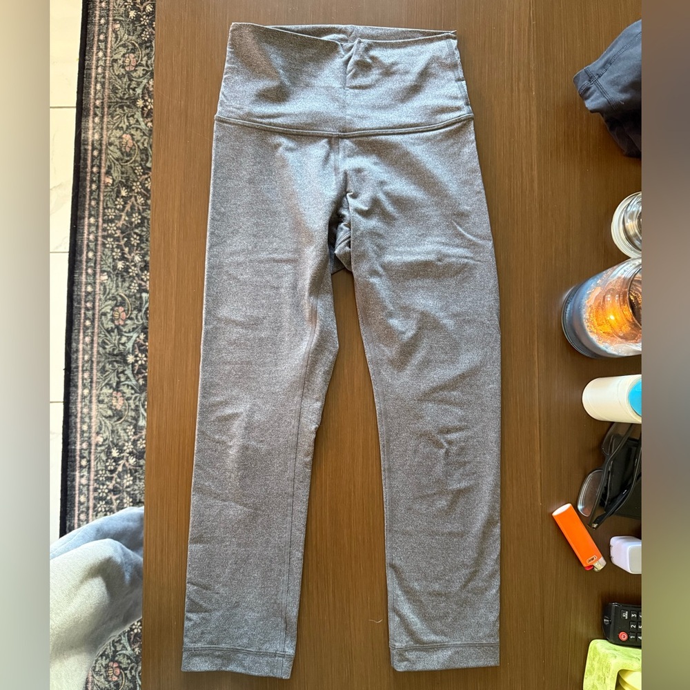 lululemon light gray capri leggings